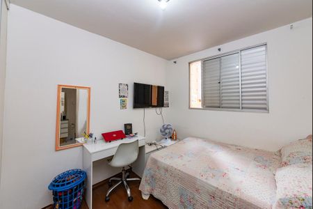 Apartamento à venda com 83m², 4 quartos e 1 vaga Apartamento à venda com 83m², 4 quartos e 1 vagaSuíte