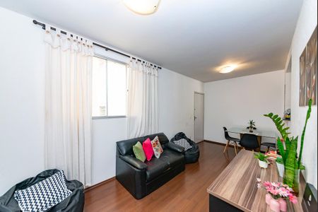 Apartamento à venda com 83m², 4 quartos e 1 vaga Apartamento à venda com 83m², 4 quartos e 1 vagaSala