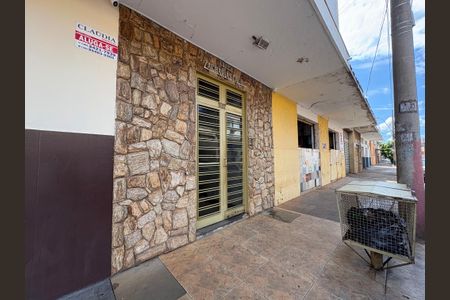 Apartamento para alugar com 82m², 2 quartos e sem vagaFachada