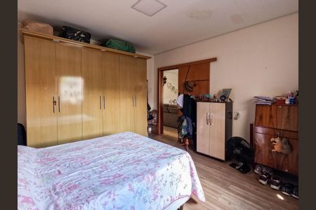 Casa à venda com 3 quartos, 350m² em Jardim Santo Elias, São Paulo