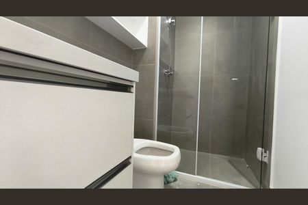 Banheiro de kitnet/studio para alugar com 1 quarto, 25m² em Vila Mariana, São Paulo