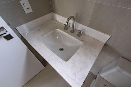 Apartamento para alugar com 73m², 2 quartos e 2 vagas Apartamento para alugar com 73m², 2 quartos e 2 vagasBanheiro