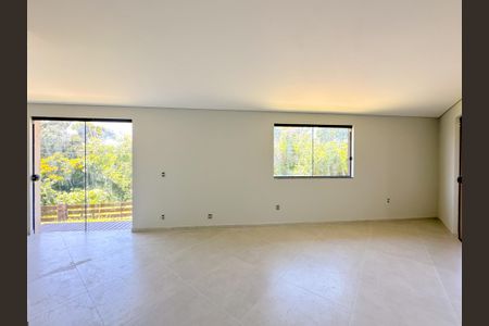 Sala de casa para alugar com 3 quartos, 122m² em Serraria, São José