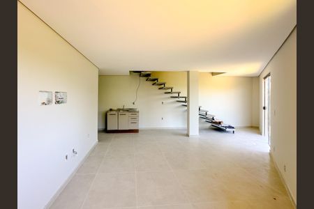 Casa para alugar com 122m², 3 quartos e 2 vagasSala