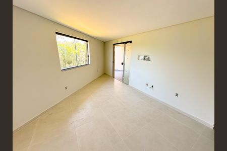 Sala de casa para alugar com 3 quartos, 122m² em Serraria, São José