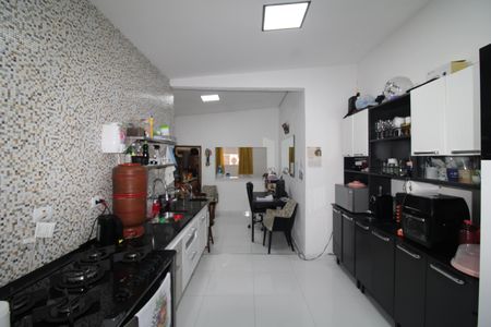 Casa para alugar com 80m², 2 quartos e 2 vagasCozinha