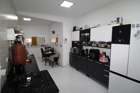 Casa para alugar com 80m², 2 quartos e 2 vagasCozinha