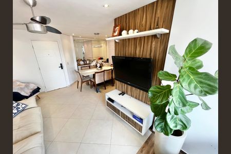Apartamento à venda com 88m², 3 quartos e 2 vagas Apartamento à venda com 88m², 3 quartos e 2 vagasSala