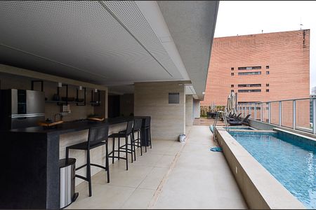 Apartamento à venda com 68m², 2 quartos e 2 vagas Apartamento à venda com 68m², 2 quartos e 2 vagasÁrea comum - Piscina