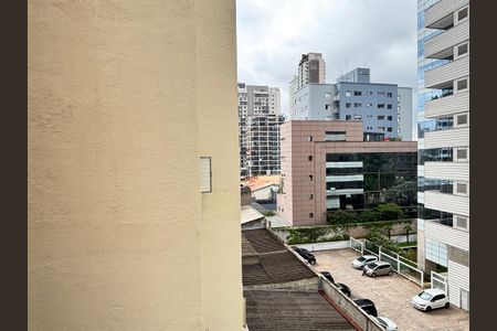 Apartamento à venda com 70m², 2 quartos e 3 vagas Apartamento à venda com 70m², 2 quartos e 3 vagasVista