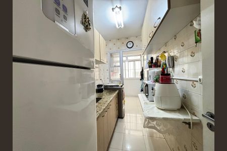 Apartamento à venda com 70m², 2 quartos e 3 vagas Apartamento à venda com 70m², 2 quartos e 3 vagasCozinha