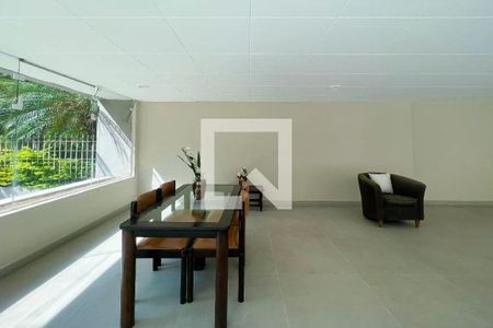 Apartamento à venda com 70m², 2 quartos e 3 vagas Apartamento à venda com 70m², 2 quartos e 3 vagasÁrea comum - Salão de festas