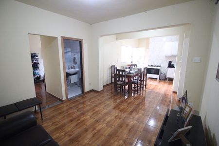 Sala de casa para alugar com 3 quartos, 390m² em Industrial, Contagem