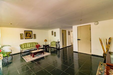 Apartamento para alugar com 68m², 2 quartos e 1 vaga