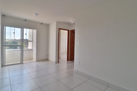 Sala de apartamento para alugar com 2 quartos, 60m² em Santa Mônica, Uberlândia