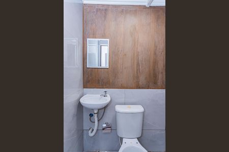 Casa para alugar com 54m², 1 quarto e 1 vaga Casa para alugar com 54m², 1 quarto e 1 vagaBanheiro