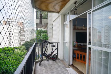 Apartamento à venda com 160m², 3 quartos e 1 vagaVaranda