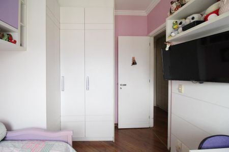 Apartamento à venda com 142m², 4 quartos e 3 vagasQuarto 2