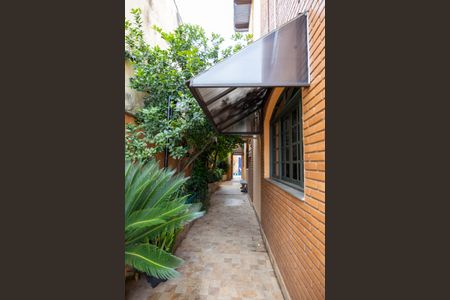 Casa à venda com 260m², 3 quartos e 4 vagas Casa à venda com 260m², 3 quartos e 4 vagasCorredor lateral