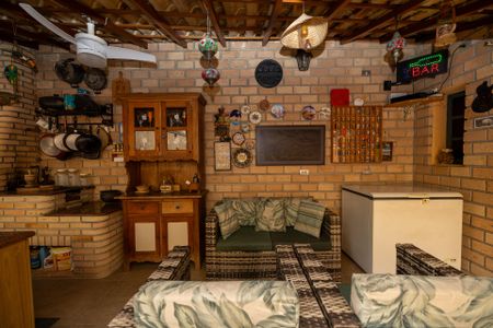 Casa à venda com 260m², 3 quartos e 4 vagas Casa à venda com 260m², 3 quartos e 4 vagasArea Gurmet