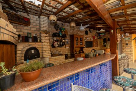 Casa à venda com 260m², 3 quartos e 4 vagas Casa à venda com 260m², 3 quartos e 4 vagasArea Gurmet