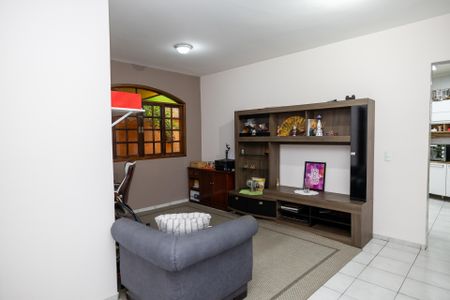 Casa à venda com 260m², 3 quartos e 4 vagas Casa à venda com 260m², 3 quartos e 4 vagasSala 2