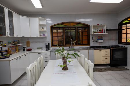 Casa à venda com 260m², 3 quartos e 4 vagas Casa à venda com 260m², 3 quartos e 4 vagasCozinha