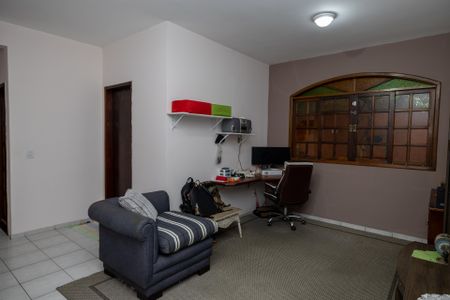 Casa à venda com 260m², 3 quartos e 4 vagas Casa à venda com 260m², 3 quartos e 4 vagasSala 2