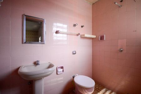 Banheiro  de casa para alugar com 1 quarto, 80m² em Jardim Vergueiro, São Paulo