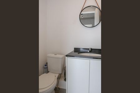 Banheiro de kitnet/studio para alugar com 1 quarto, 30m² em Bom Retiro, São Paulo