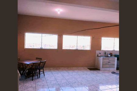 Casa à venda com 200m², 5 quartos e 6 vagas Casa à venda com 200m², 5 quartos e 6 vagasÁrea externa