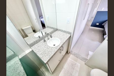 Apartamento à venda com 67m², 2 quartos e 2 vagas Banheiro da Suíte