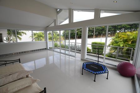 Casa de condomínio à venda com 410m², 4 quartos e 2 vagasSala 2