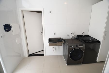 Casa de condomínio à venda com 410m², 4 quartos e 2 vagasÁrea de Serviço