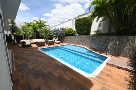 Casa de condomínio à venda com 410m², 4 quartos e 2 vagasPiscina