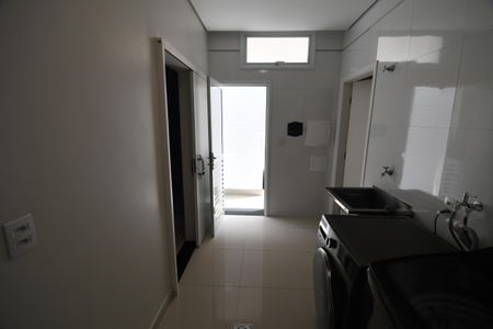 Casa de condomínio à venda com 410m², 4 quartos e 2 vagasÁrea de Serviço
