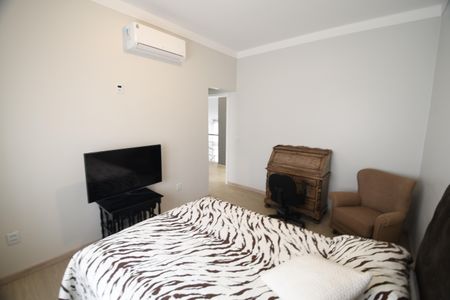 Casa de condomínio à venda com 410m², 4 quartos e 2 vagasQuarto 1 - Suíte