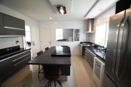 Casa de condomínio à venda com 410m², 4 quartos e 2 vagasCozinha