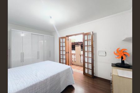 Casa à venda com 190m², 4 quartos e 2 vagas Casa à venda com 190m², 4 quartos e 2 vagasQuarto 1