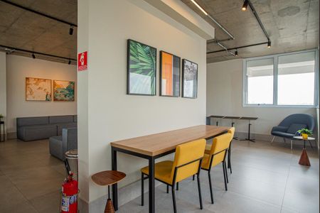 Apartamento para alugar com 28m², 1 quarto e sem vaga Apartamento para alugar com 28m², 1 quarto e sem vagaÁrea comum - Salão de festas