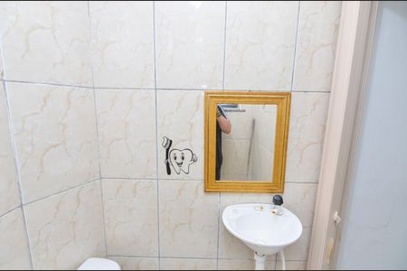 Banheiro de kitnet/studio para alugar com 1 quarto, 20m² em Riachuelo, Rio de Janeiro