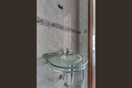 Casa à venda com 86m², 2 quartos e 2 vagasLavabo