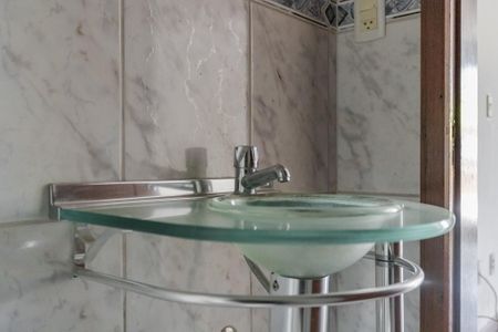 Casa à venda com 86m², 2 quartos e 2 vagasLavabo