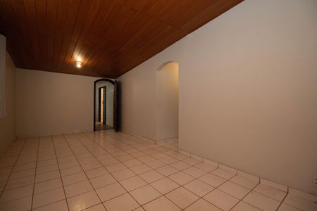 Sala de casa para alugar com 3 quartos, 100m² em Shigs 713, Brasília