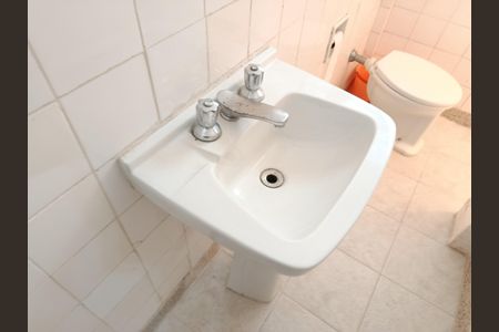 Apartamento para alugar com 94m², 2 quartos e 1 vaga Apartamento para alugar com 94m², 2 quartos e 1 vagaBanheiro 1