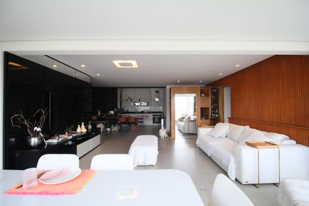 Sala de apartamento para alugar com 2 quartos, 103m² em Vila Suzana, São Paulo