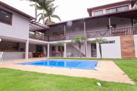 Casa de condomínio à venda com 1000m², 5 quartos e 4 vagas Casa de condomínio à venda com 1000m², 5 quartos e 4 vagasPiscina