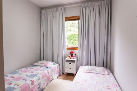 Casa de condomínio à venda com 1000m², 5 quartos e 4 vagas Casa de condomínio à venda com 1000m², 5 quartos e 4 vagasquarto 1