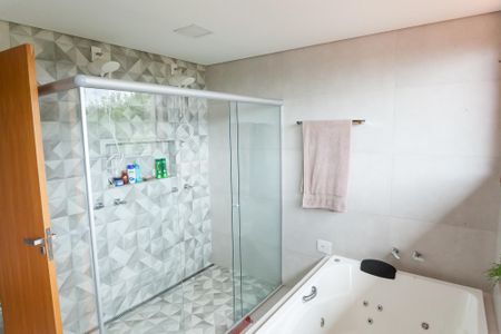 Casa de condomínio à venda com 1000m², 5 quartos e 4 vagas Casa de condomínio à venda com 1000m², 5 quartos e 4 vagasBanheiro suite