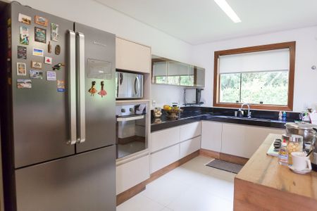 Cozinha de casa de condomínio à venda com 5 quartos, 1000m² em Retiro do Chalé, Brumadinho